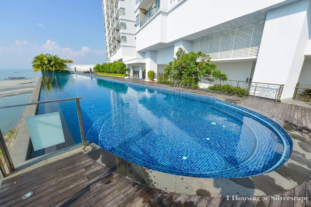 Silverscape,res -- Seaview -- 5pax Apartment Malacca