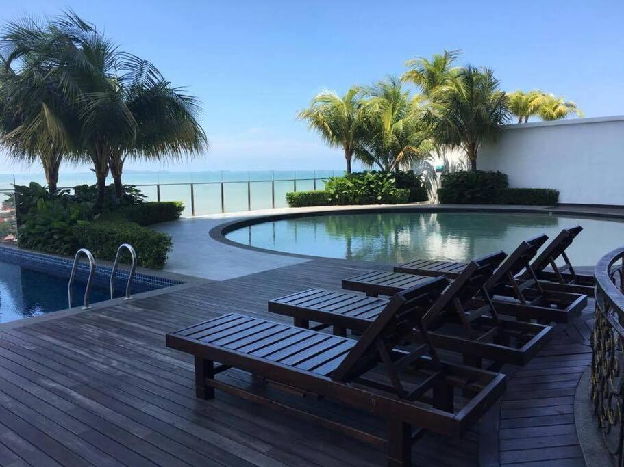 Silverscape,res -- Seaview -- 5pax Apartment *