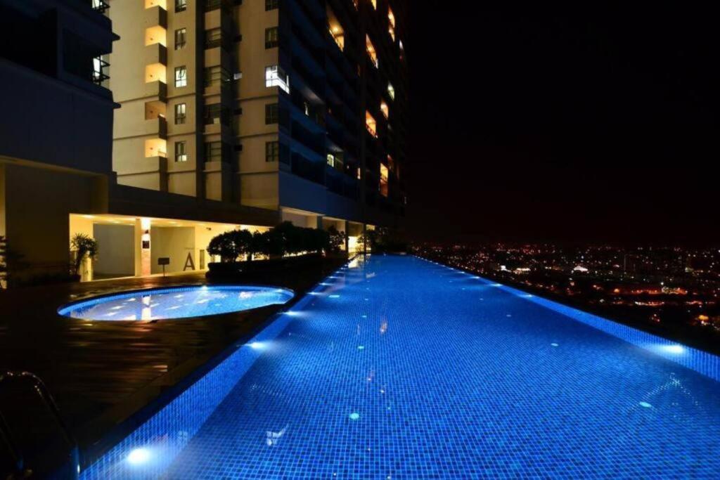 Silverscape,res -- Seaview -- 5pax Apartment *